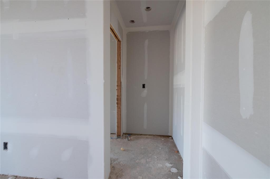 4112 Nw 158th Street Property Photo 13
