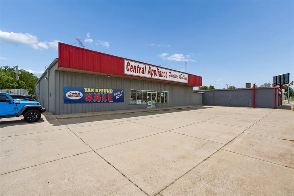 102 E Central Boulevard Property Photo 6
