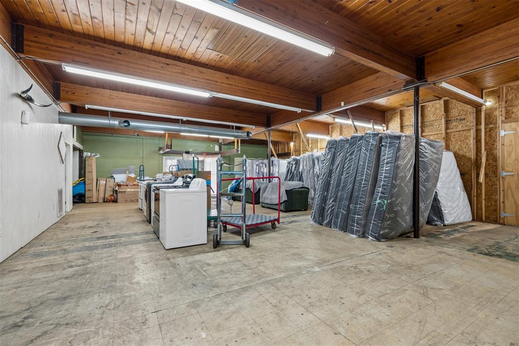 102 E Central Boulevard Property Photo 23