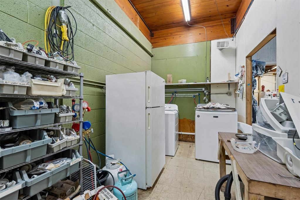 102 E Central Boulevard Property Photo 27