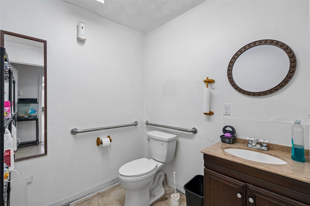 102 E Central Boulevard Property Photo 43