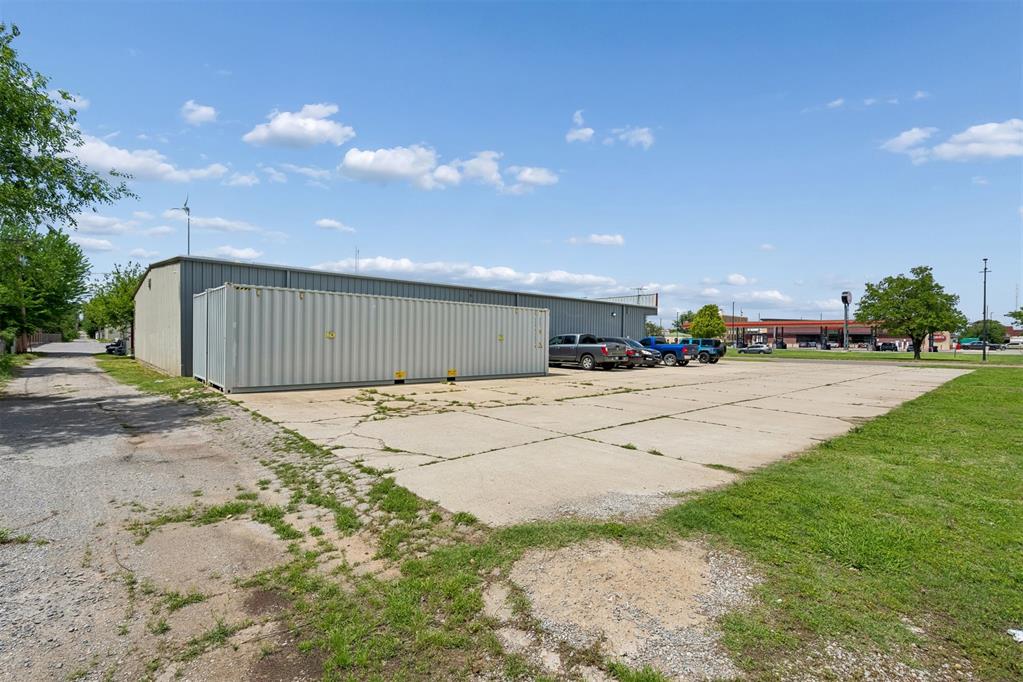 102 E Central Boulevard Property Photo 44