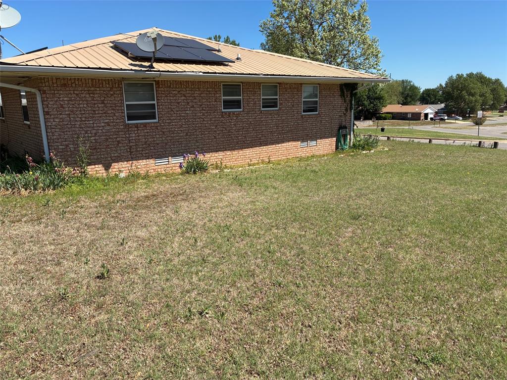 305 N Armor Street Property Photo 6