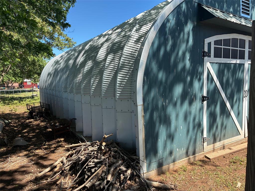 305 N Armor Street Property Photo 10