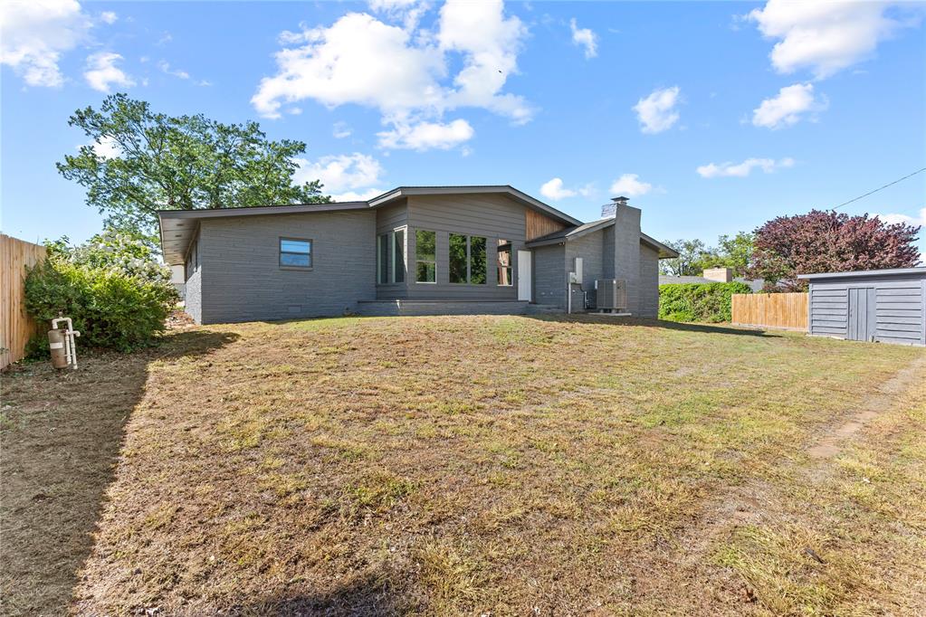1220 N Kansas Street Property Photo 29