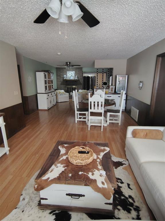 1505 Crestview Drive Property Photo 3