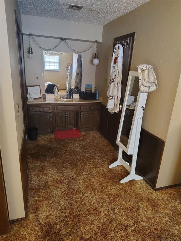 1505 Crestview Drive Property Photo 7