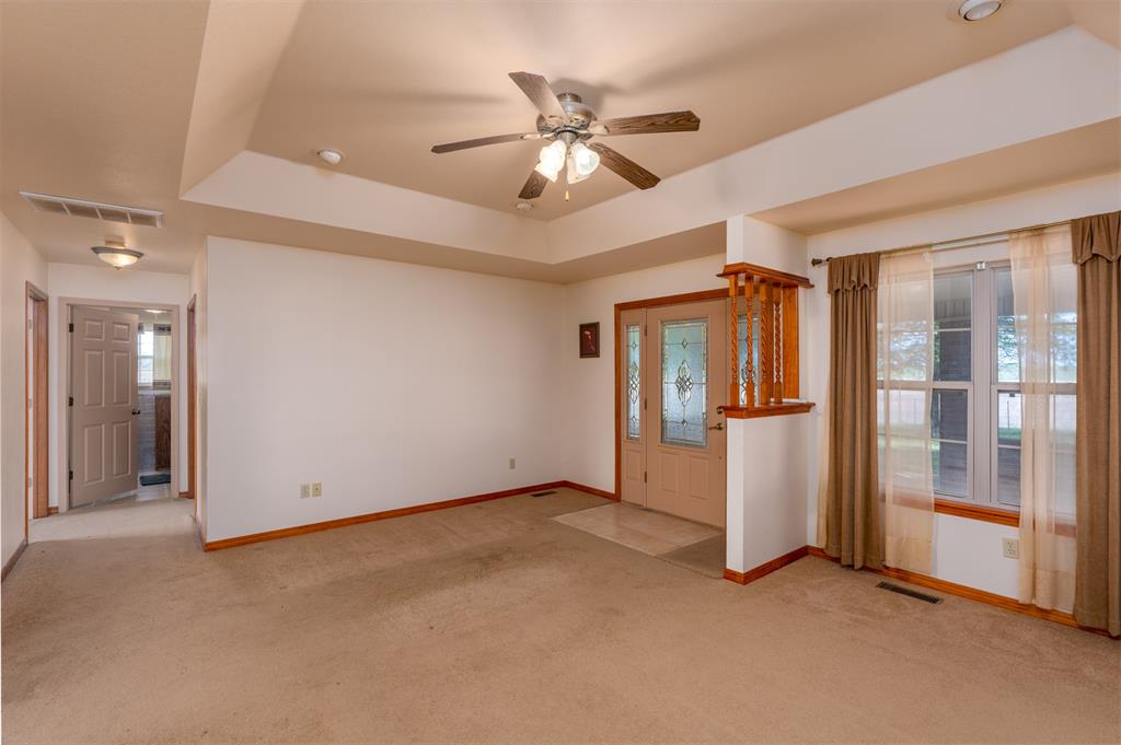 384045 E 1040 Road Property Photo 10