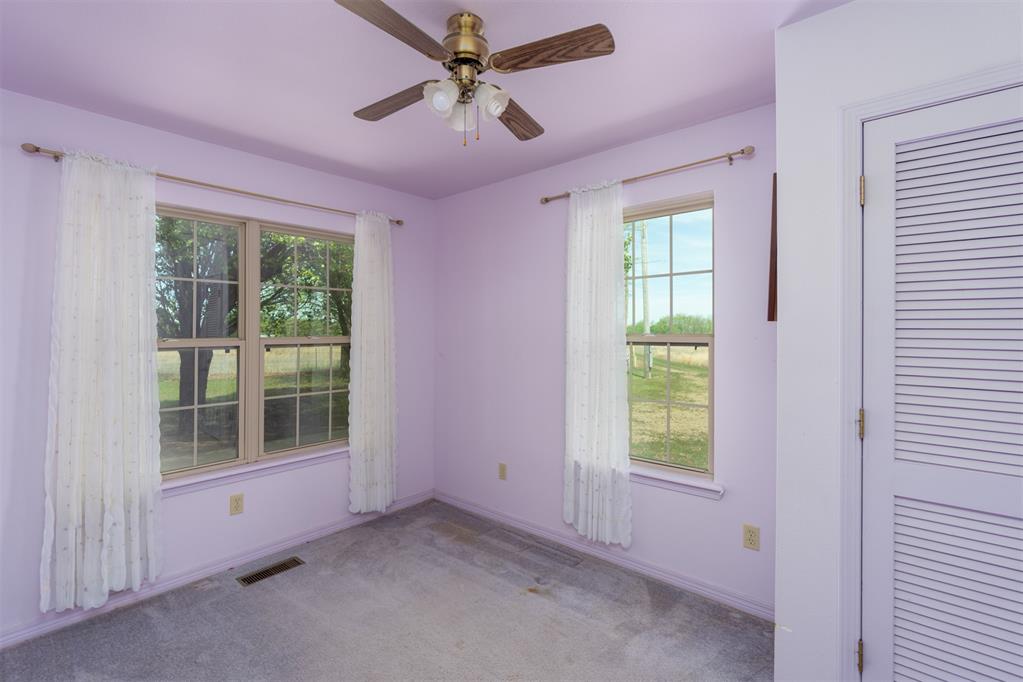 384045 E 1040 Road Property Photo 11
