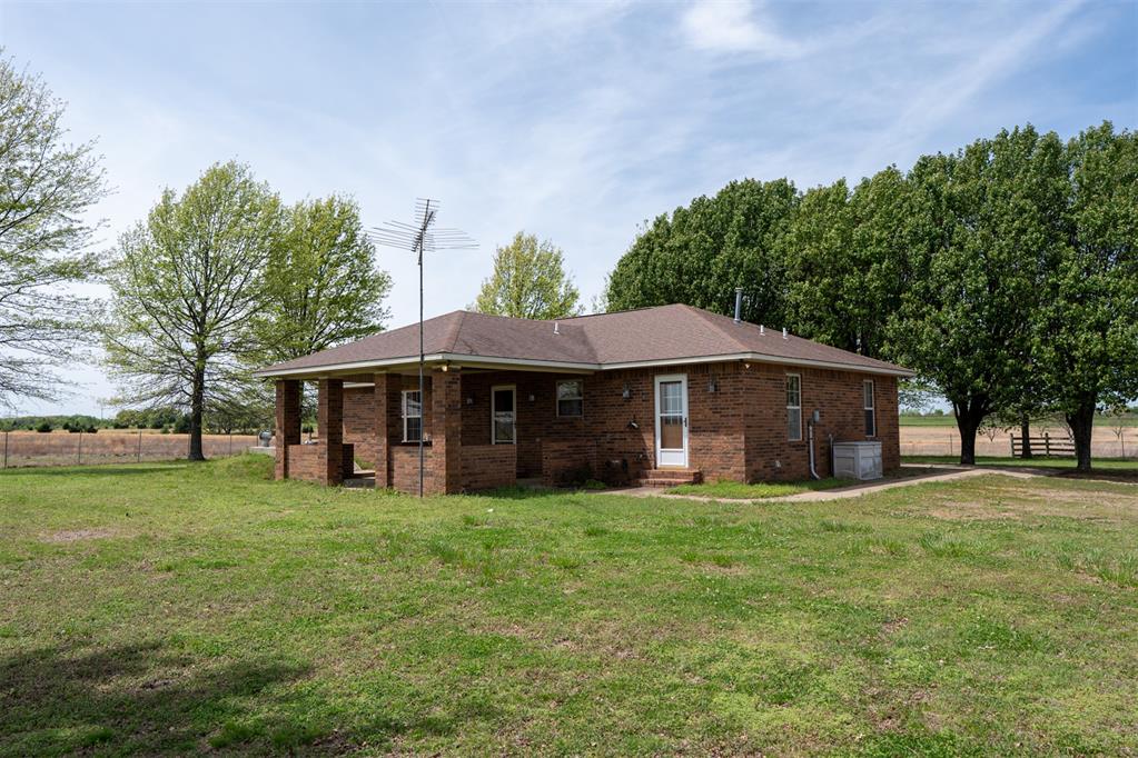 384045 E 1040 Road Property Photo 33