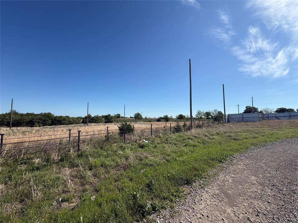 51901 S 34900 Road Property Photo 3