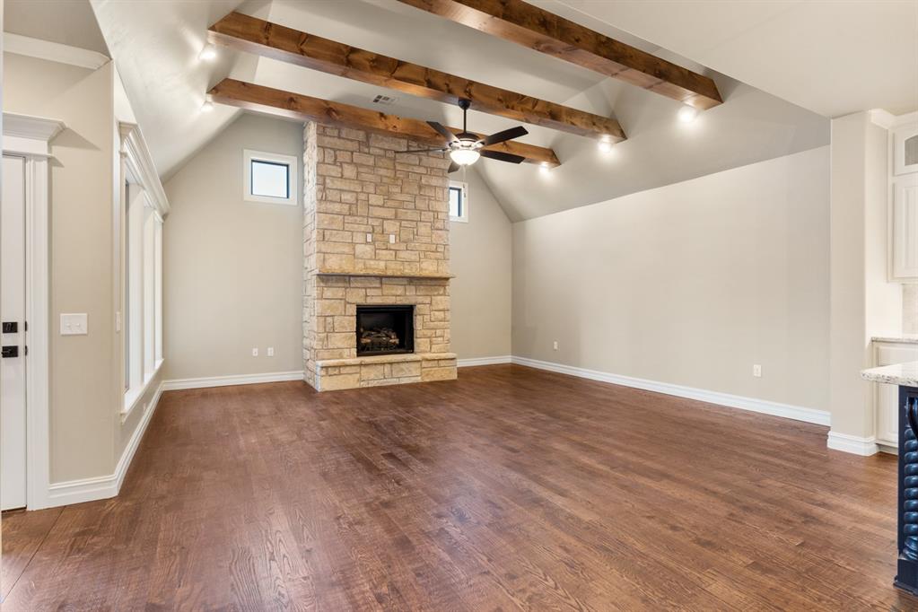 15709 Flora Avenue Property Photo 23