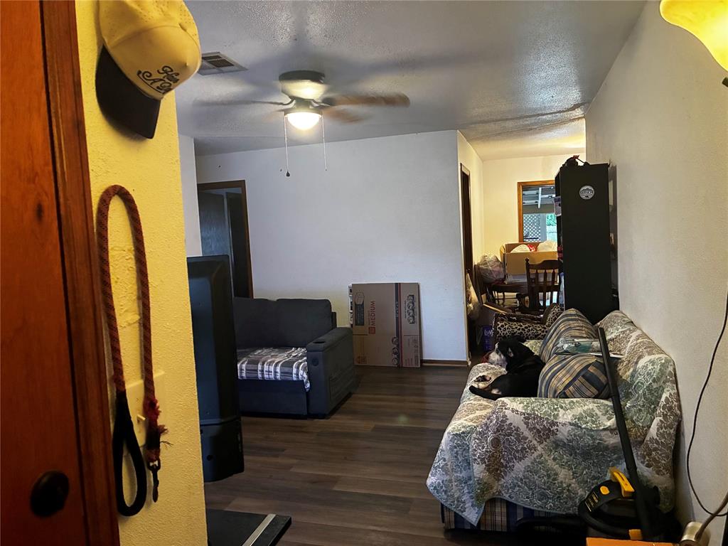 102 Oakside Drive Property Photo 2