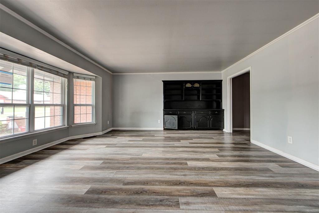 1506 W Walnut Street Property Photo 3