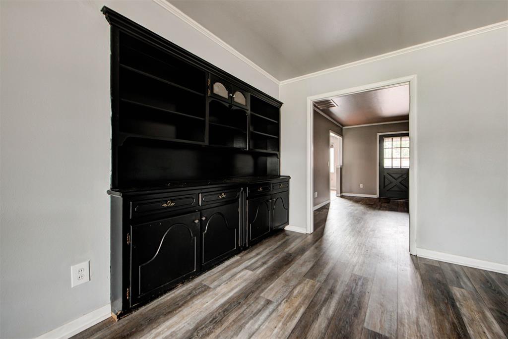 1506 W Walnut Street Property Photo 6