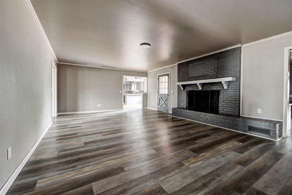 1506 W Walnut Street Property Photo 7