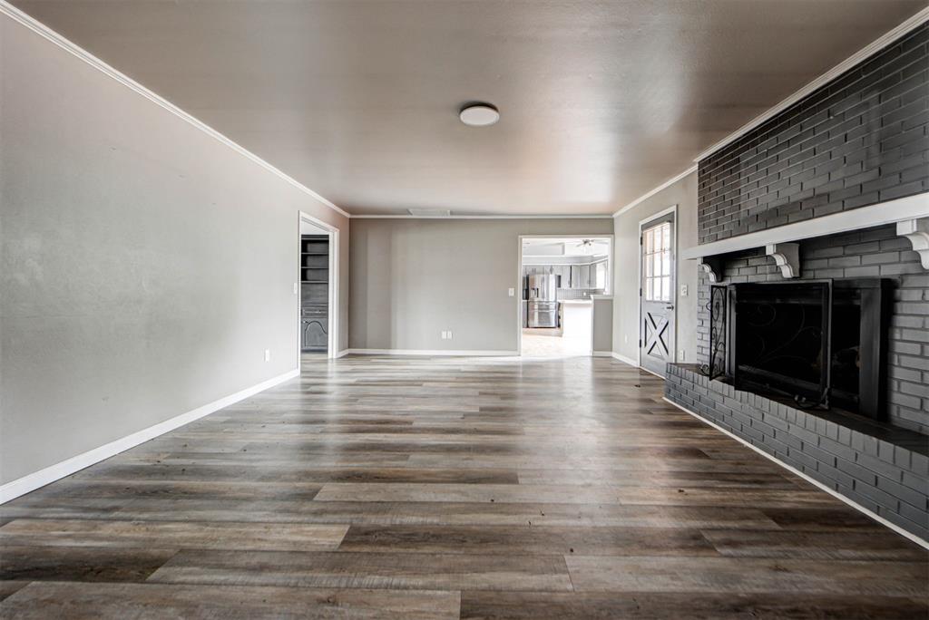 1506 W Walnut Street Property Photo 8