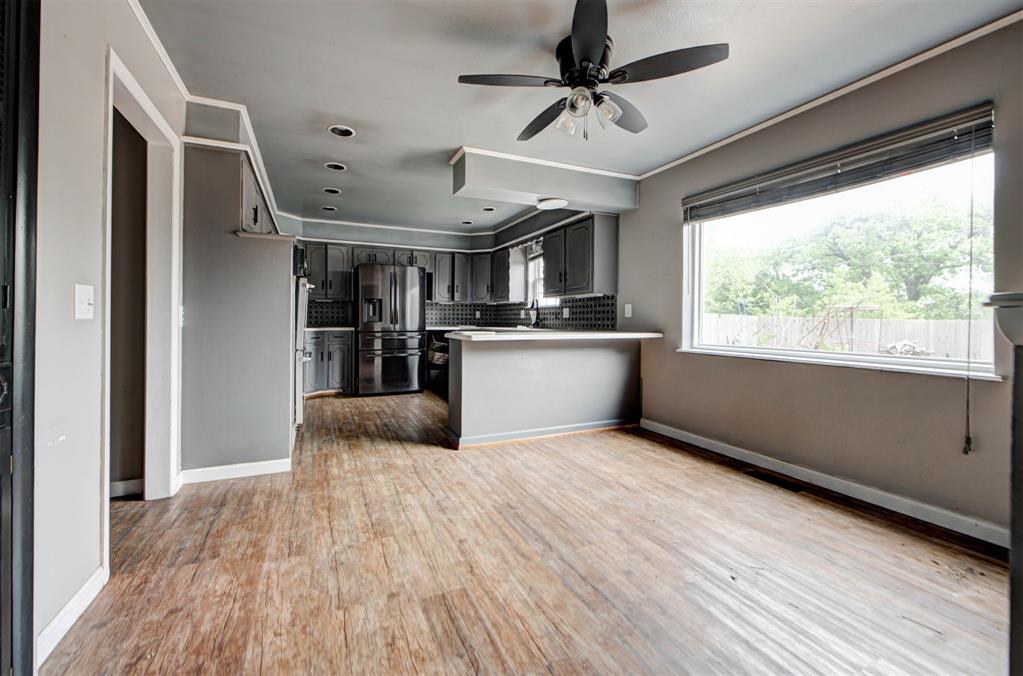 1506 W Walnut Street Property Photo 11