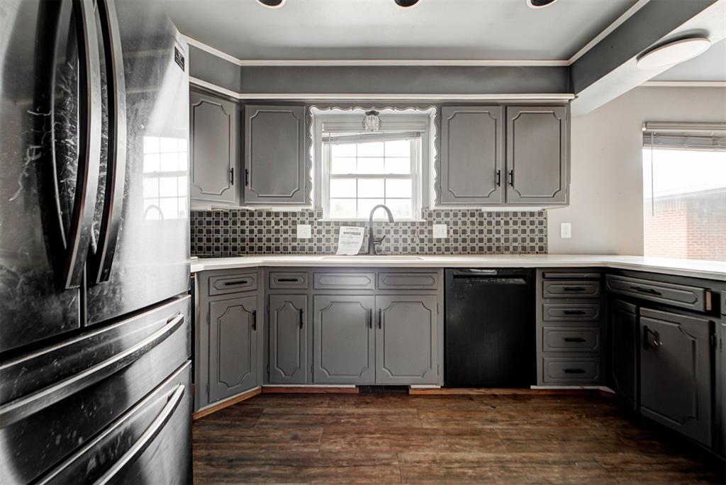 1506 W Walnut Street Property Photo 16
