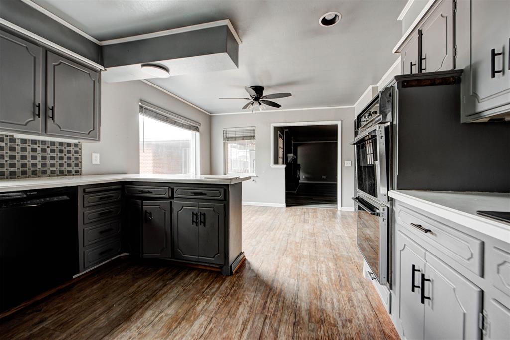 1506 W Walnut Street Property Photo 17