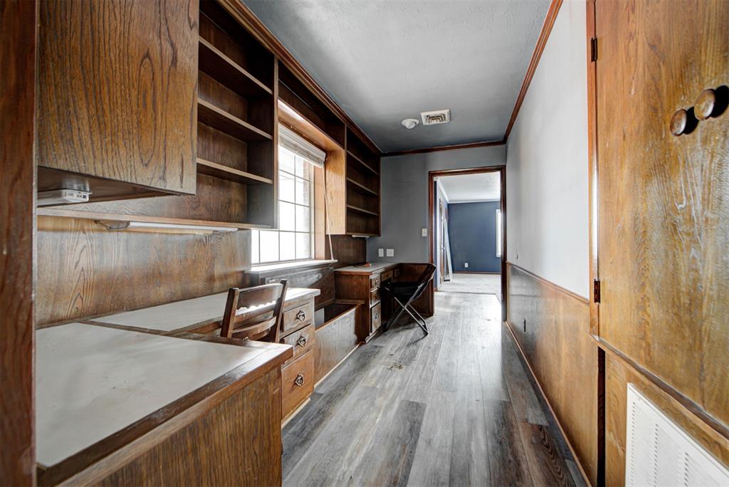 1506 W Walnut Street Property Photo 19
