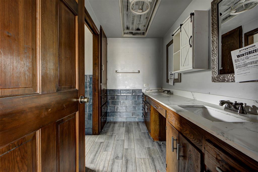 1506 W Walnut Street Property Photo 24
