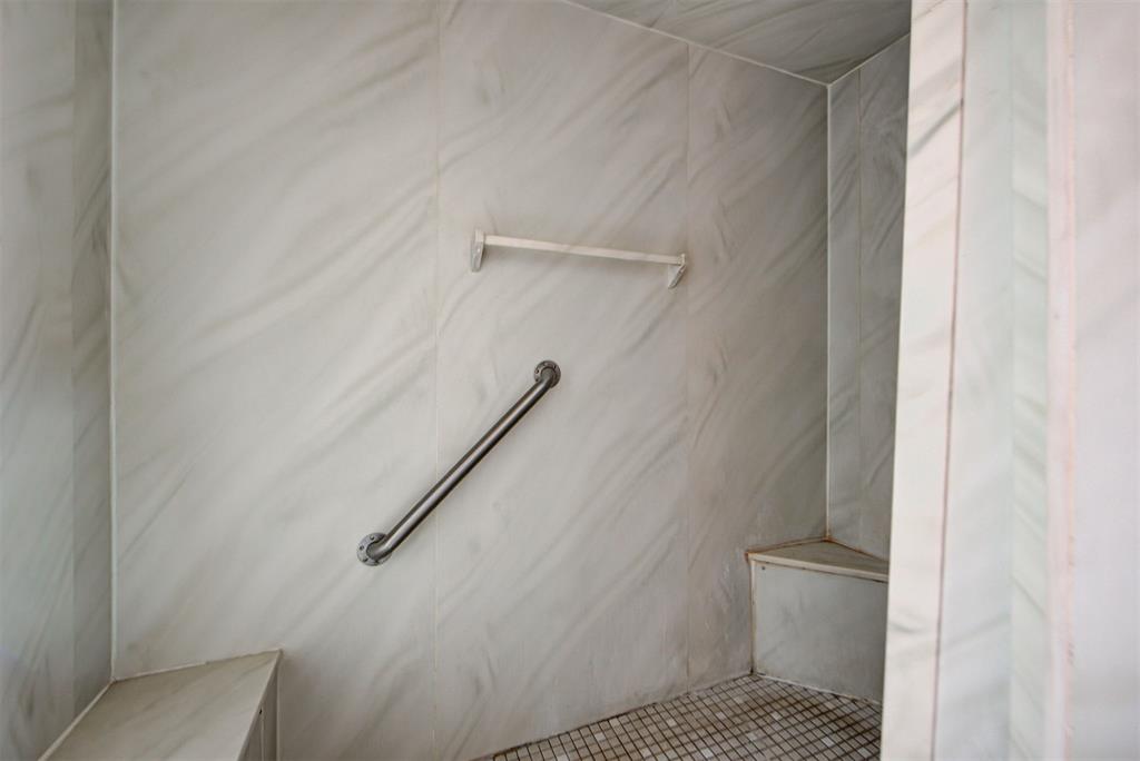 1506 W Walnut Street Property Photo 26