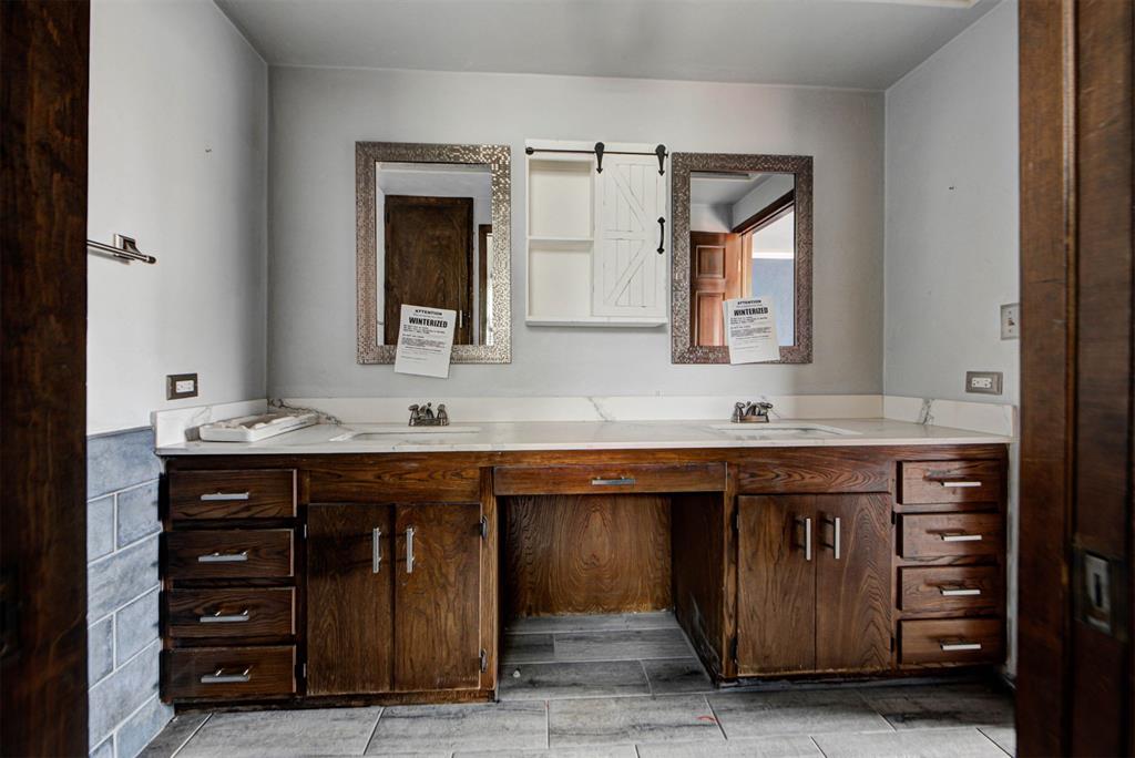 1506 W Walnut Street Property Photo 28