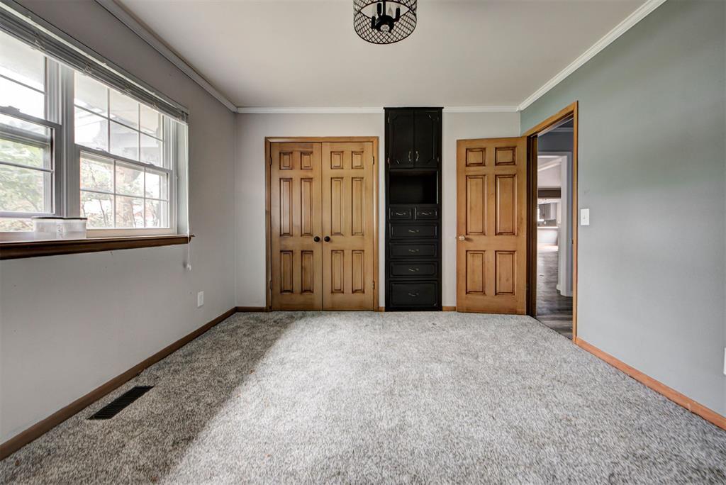 1506 W Walnut Street Property Photo 31