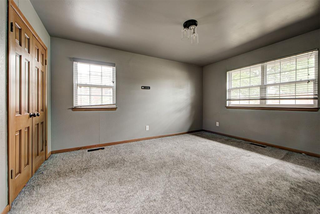 1506 W Walnut Street Property Photo 33