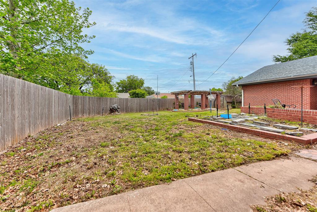 1506 W Walnut Street Property Photo 44
