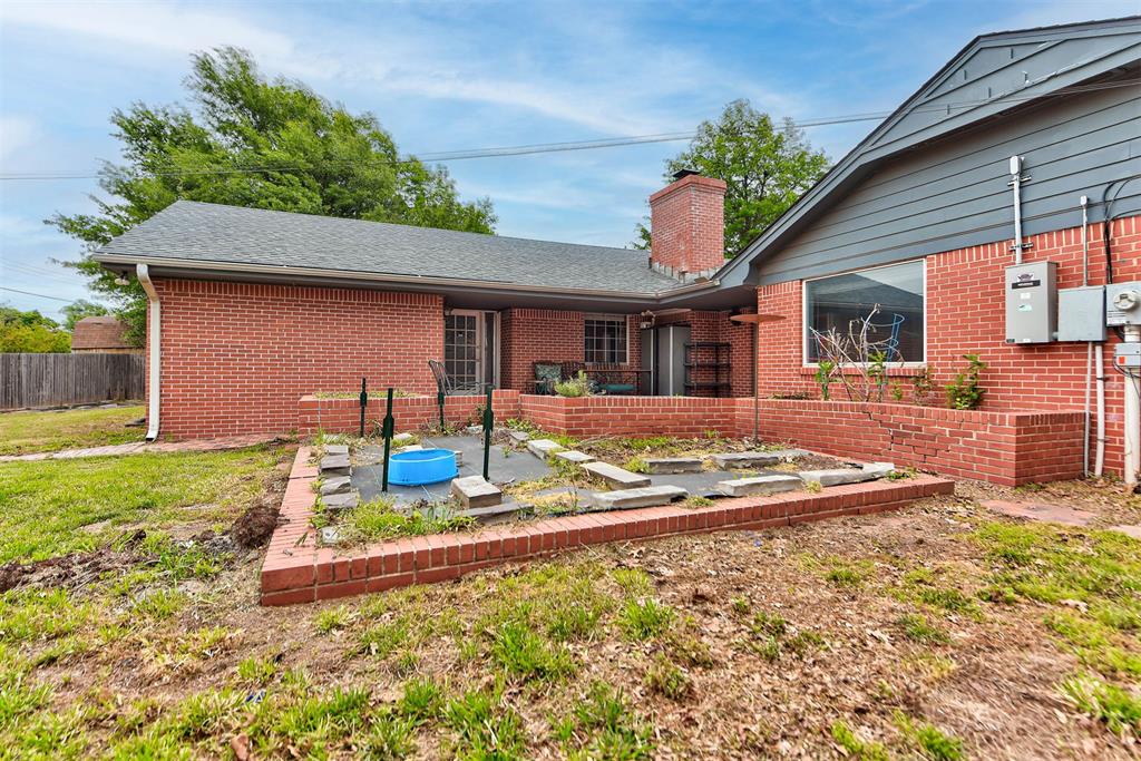 1506 W Walnut Street Property Photo 45