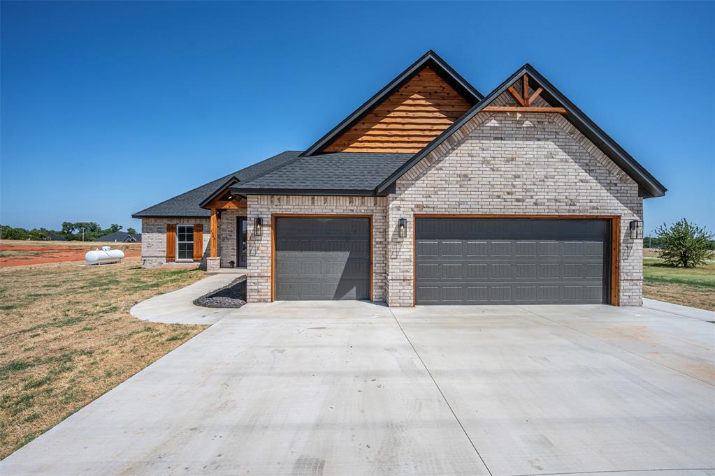 1163 Wolf Creek Drive Property Photo 4