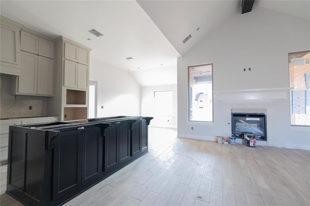 16105 Thistle Terrace Property Photo 4