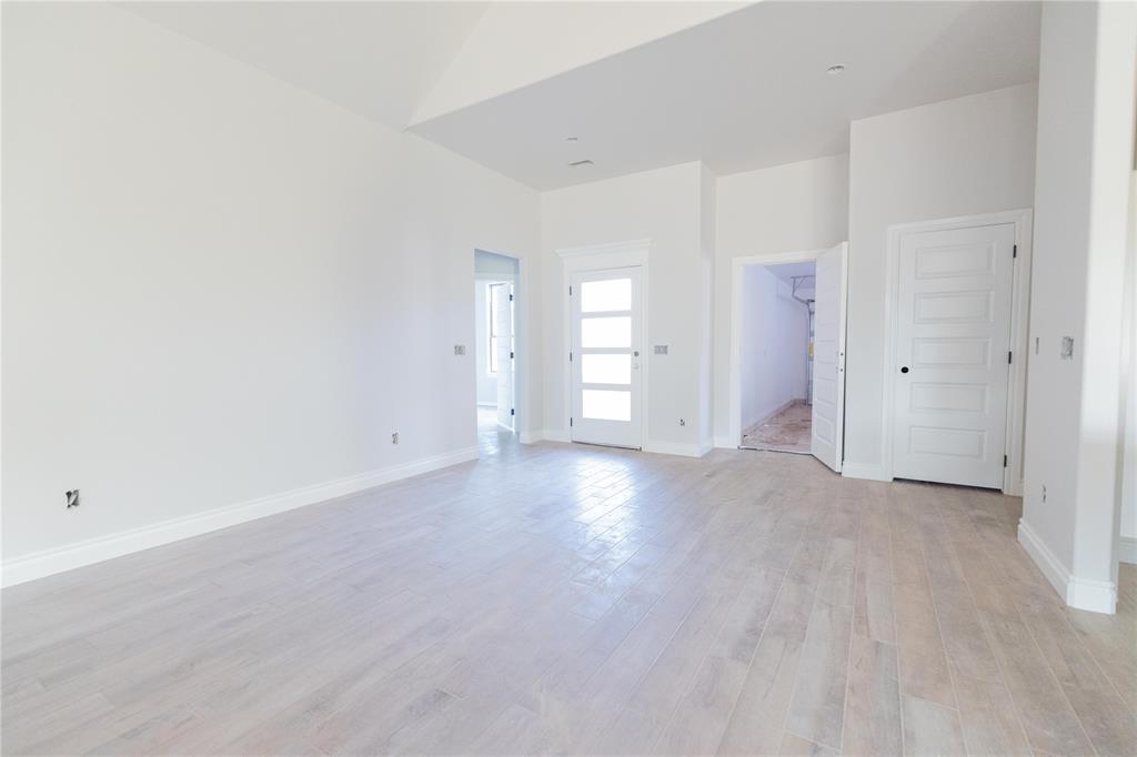 16105 Thistle Terrace Property Photo 8