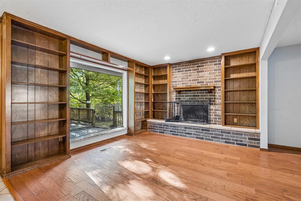 2415 Weatherford Drive Property Photo 6