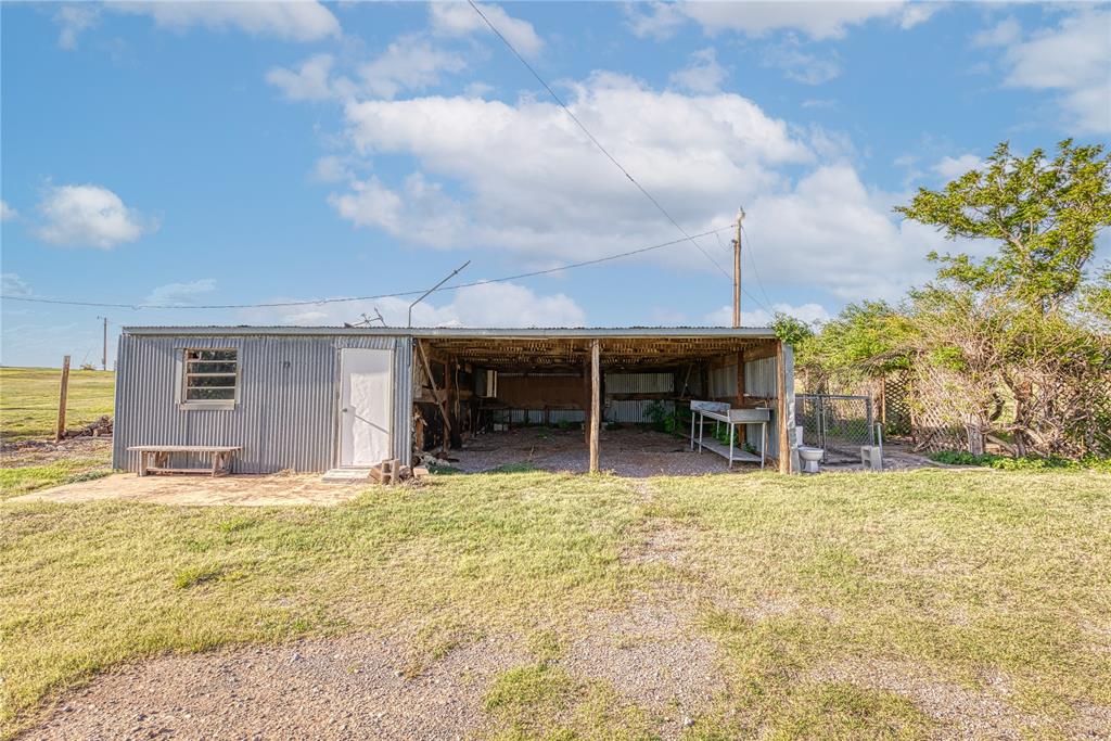 21281 E 987 Road Property Photo 4