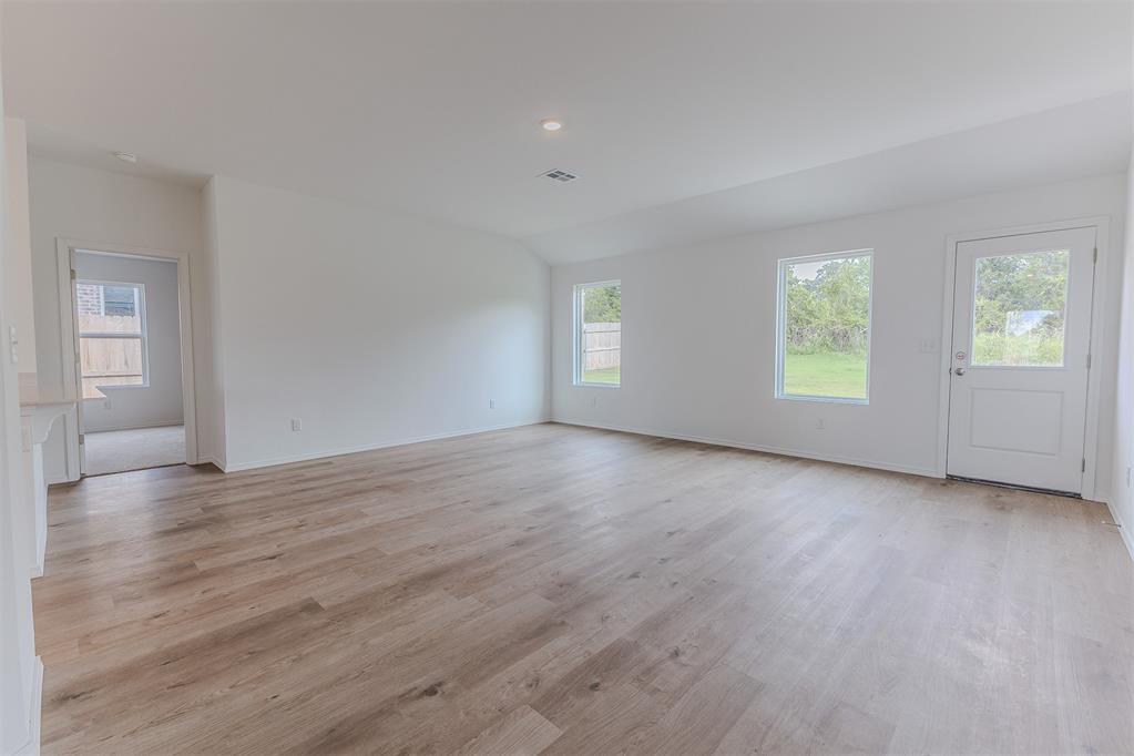 1095 Red Barn Road Property Photo 4