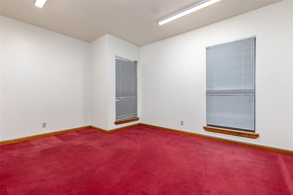 1225 Sovereign Row 105/107 Property Photo 11