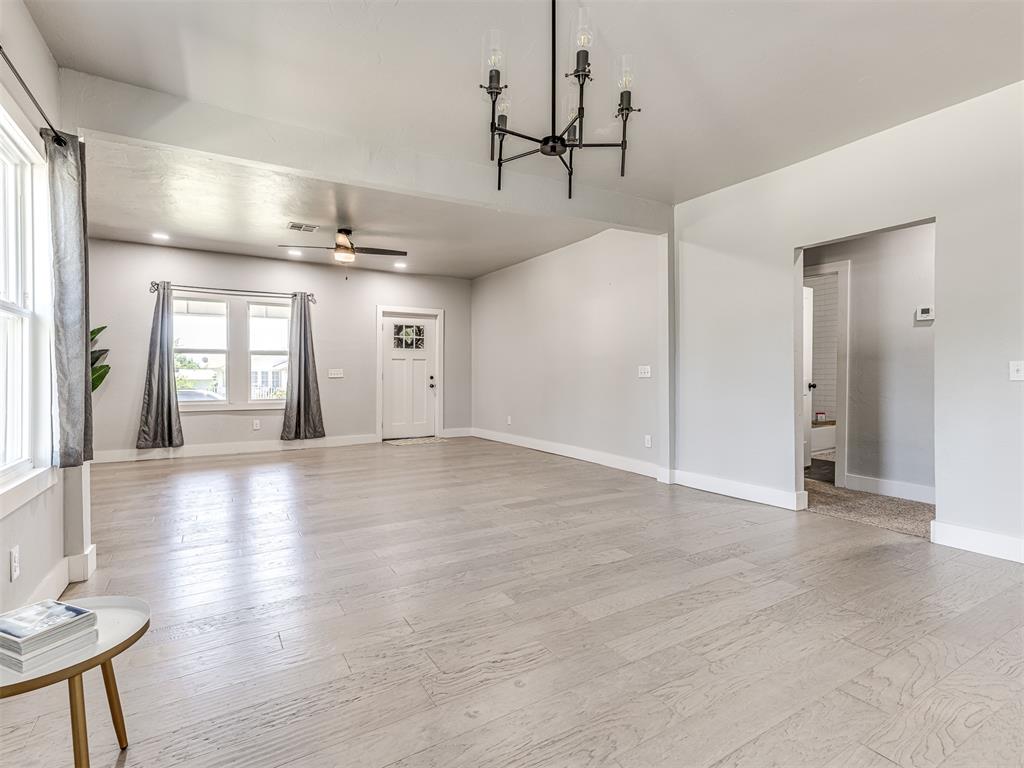 1901 W Park Place Property Photo 11