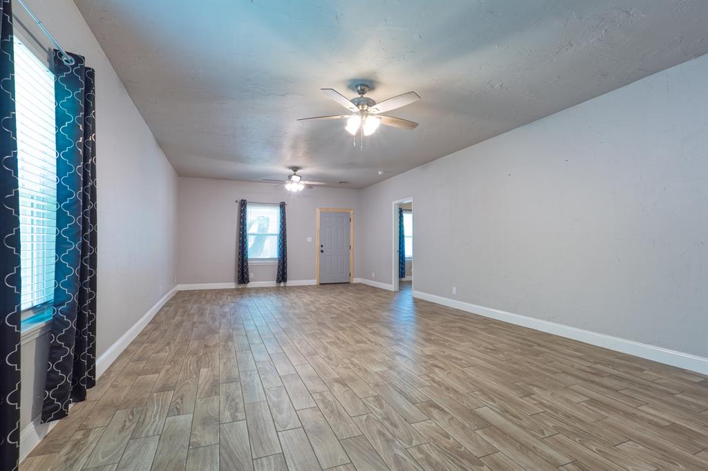 612 N Hobson Avenue Property Photo 3