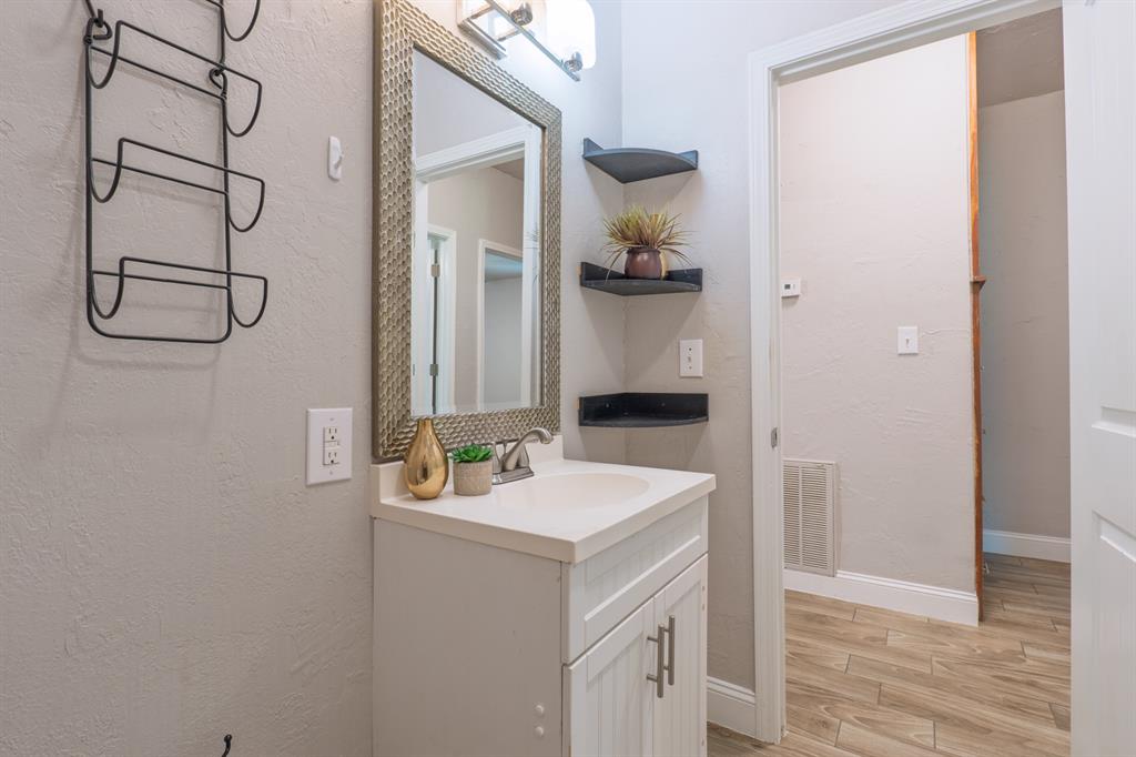 612 N Hobson Avenue Property Photo 23