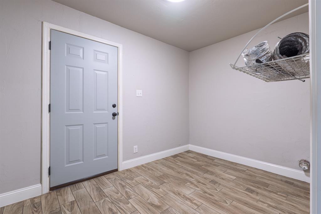612 N Hobson Avenue Property Photo 27