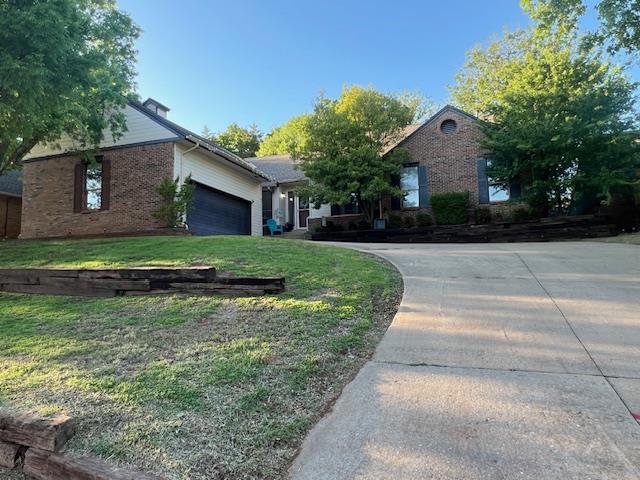 2301 Woodford Way Property Photo 2
