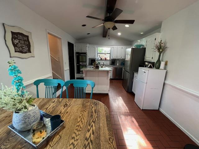 2301 Woodford Way Property Photo 16