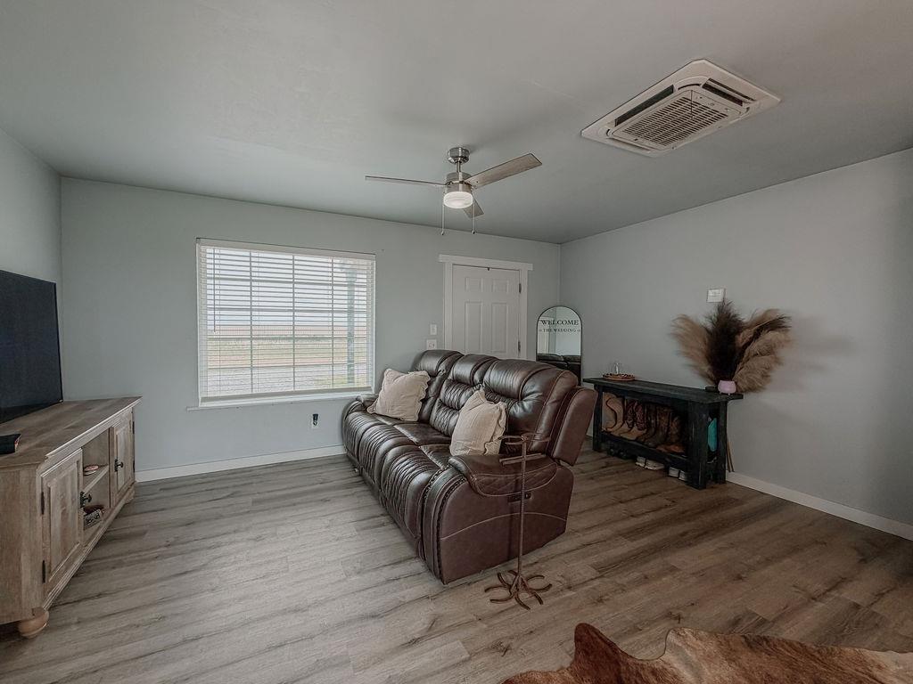 3521 Quail Run Street Property Photo 6
