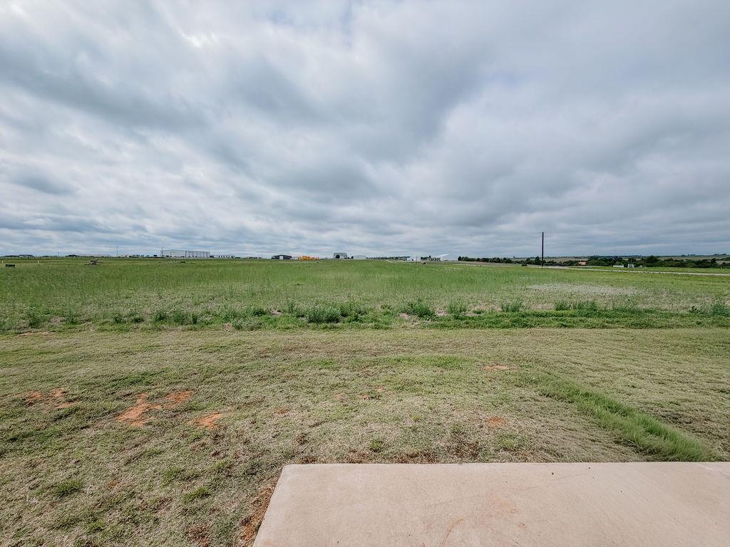 3521 Quail Run Street Property Photo 12