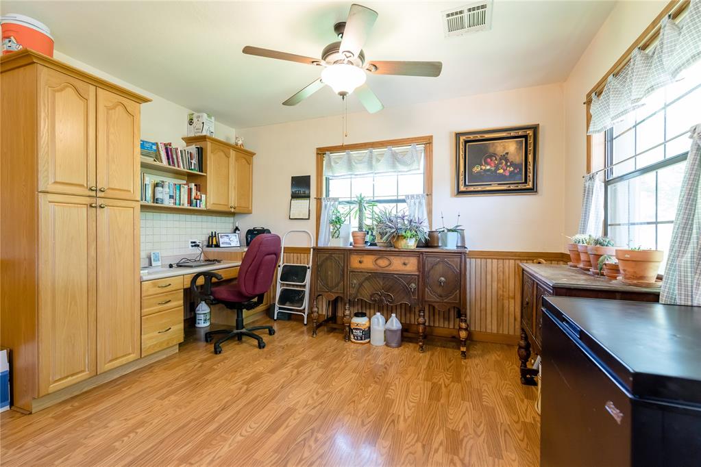 704 N Broadway Street Property Photo 13