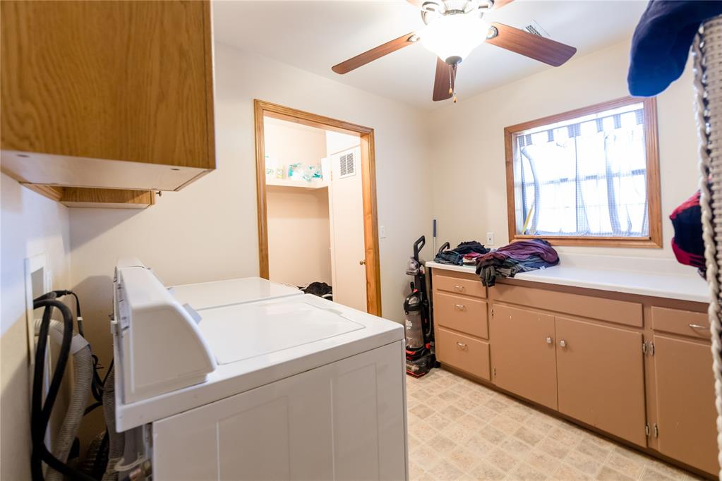 704 N Broadway Street Property Photo 19