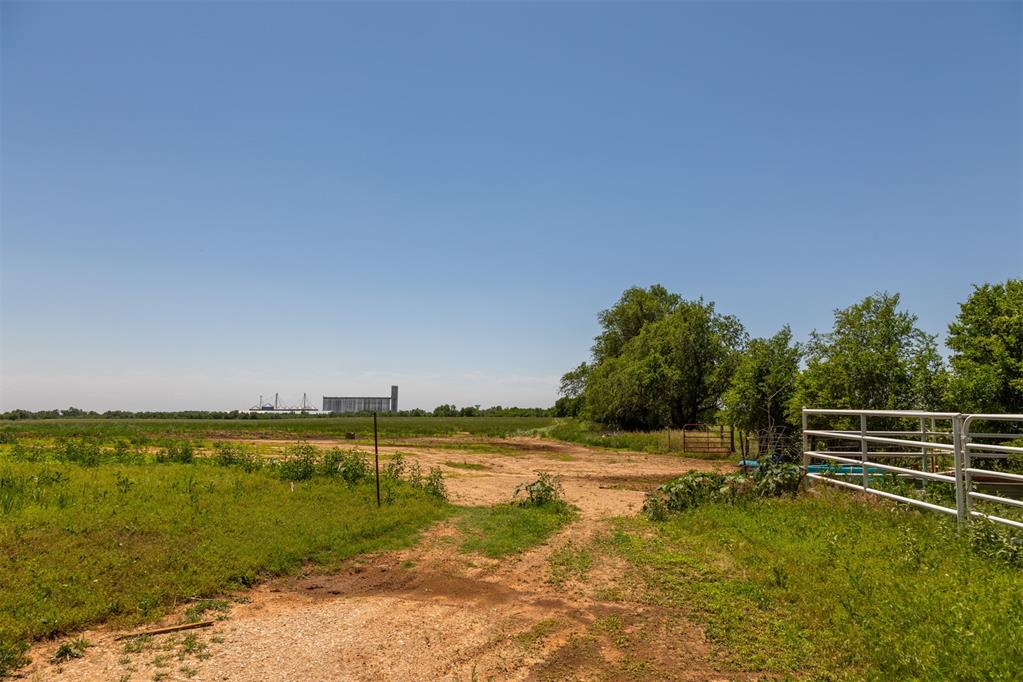 3025 Breckenridge Road Property Photo 4